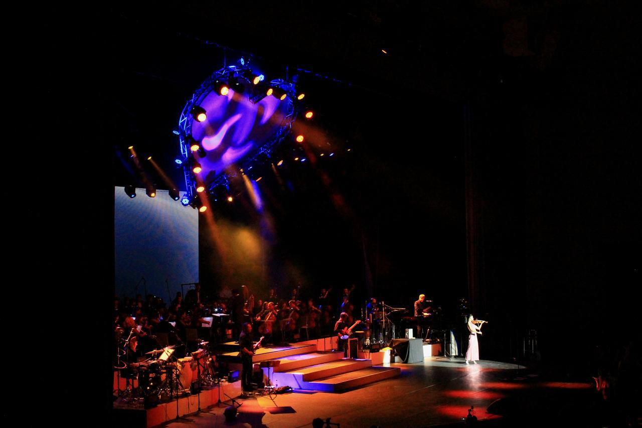 Прикоснуться к искусству: как Ванесса Мэй выступила во Дворце Форумов 