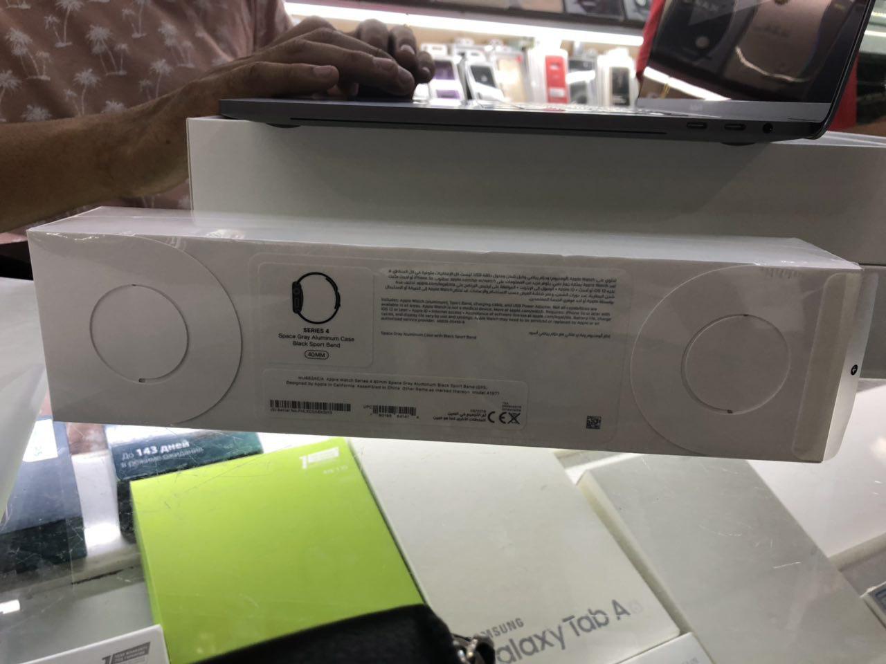 На «Малике» стартовали продажи новых Apple Watch Series 4 (цены)