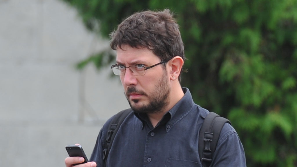 Артемий Лебедев собрался в Узбекистан и попросил о помощи