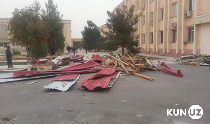 Узбекистанца убило сорванной ураганом крышей хокимията