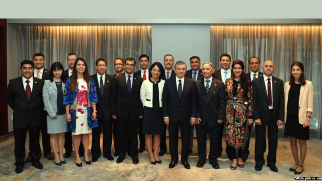 Президент решил поддержать соотечественников за рубежом 