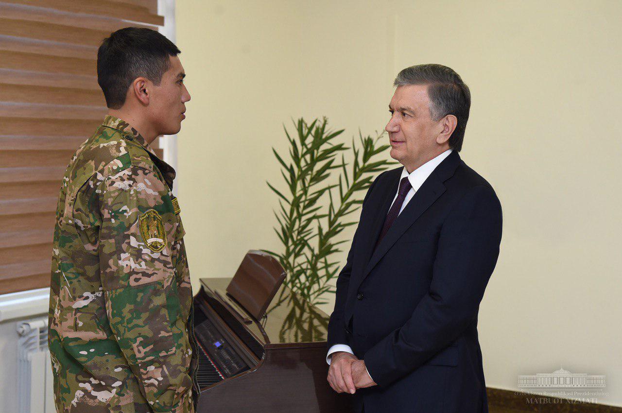 Армеец сыграл на фортепиано для президента и теперь пойдет в консерваторию 