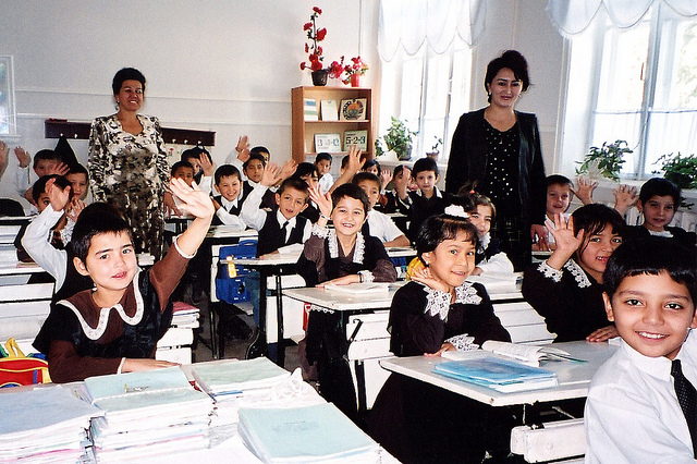 Названа зарплата учителя в 2019 году (прайс-лист)