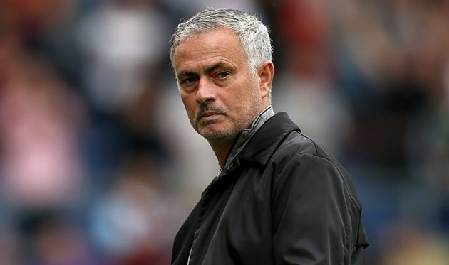 «Манчестер Юнайтед» уволил Моуриньо
