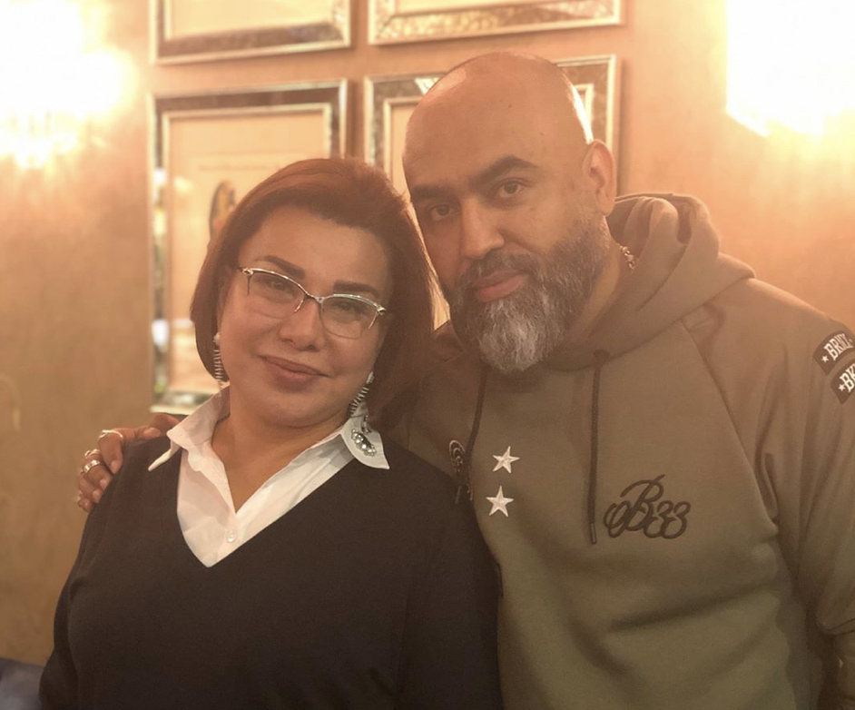 San Jay поцеловал руки Усмановой и приказал его простить (видео)