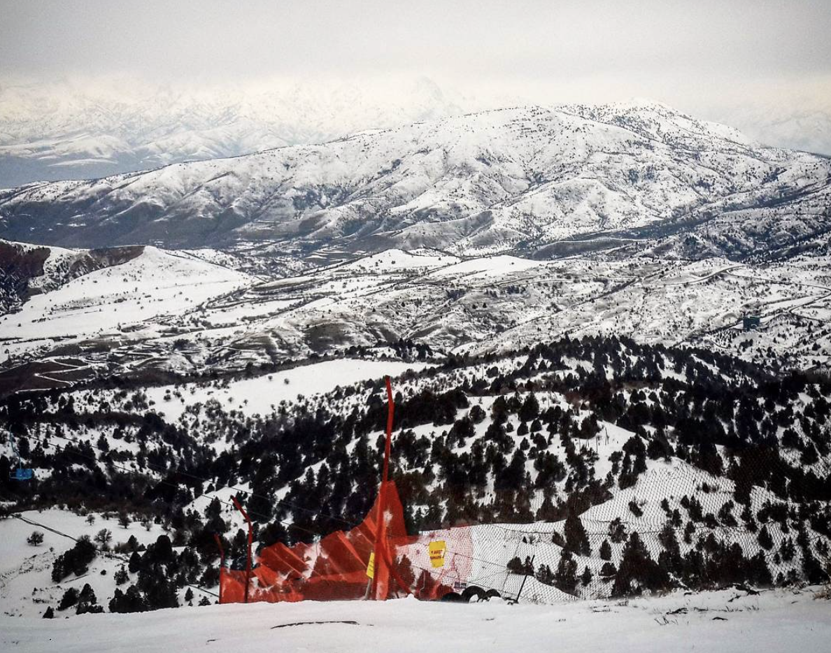 Несколько человек погибли при сходе лавины в Бельдерсае