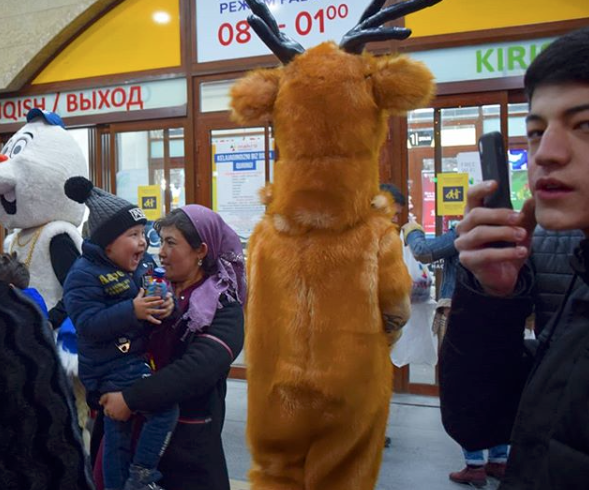 Подсчитаны средние траты узбекистанца на новогодние подарки