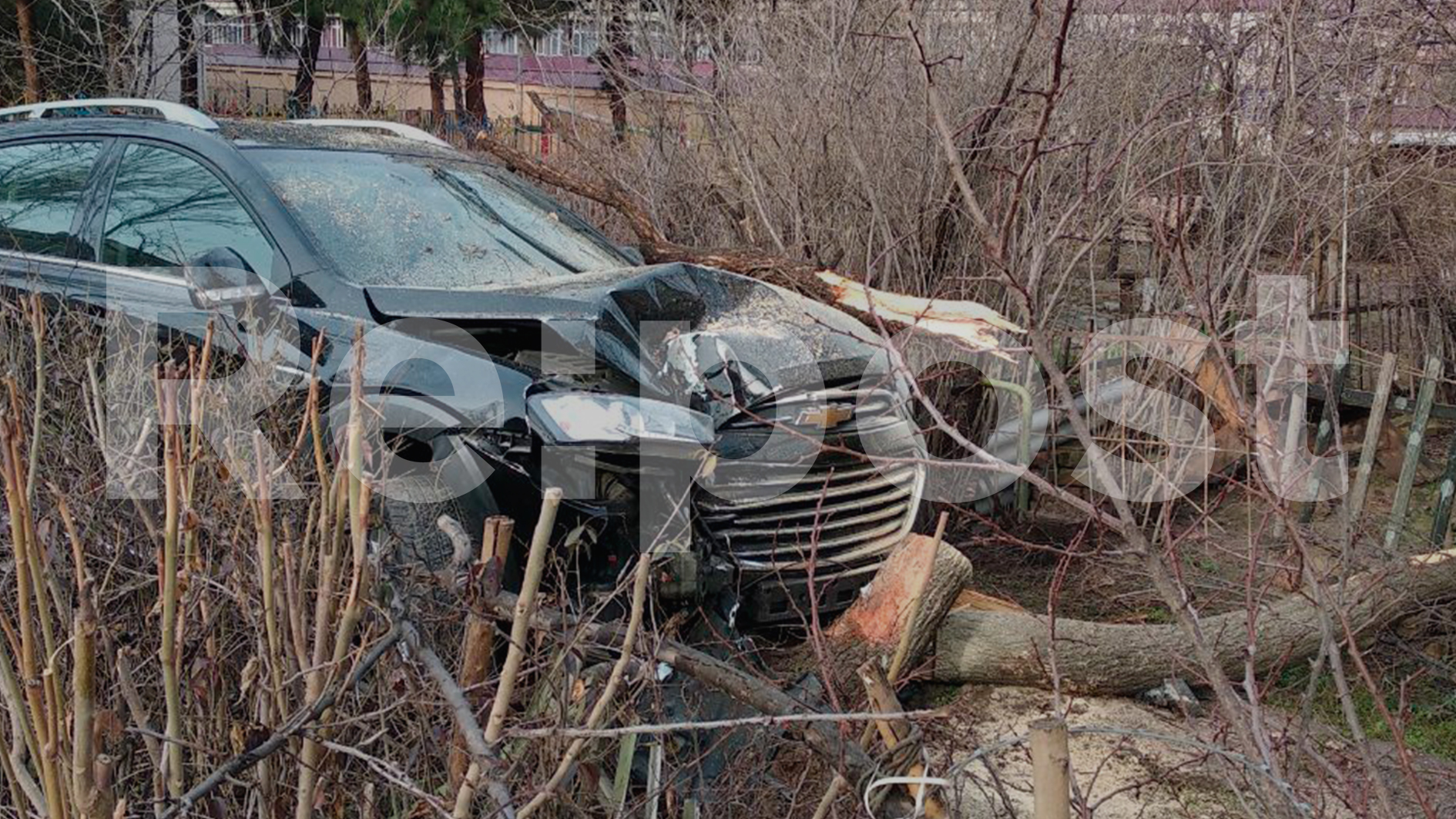 В Ташкенте десятилетний ребенок угнал родительскую «Каптиву» и неудачно проехался по району (фото)