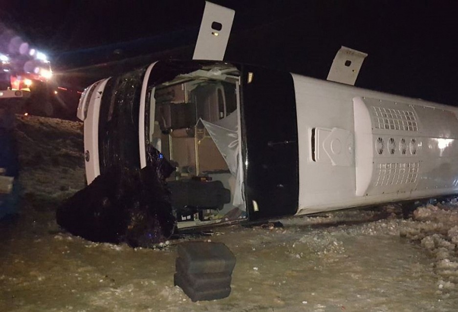 В Ленобласти узбекистанец выжил после падения на него автобуса