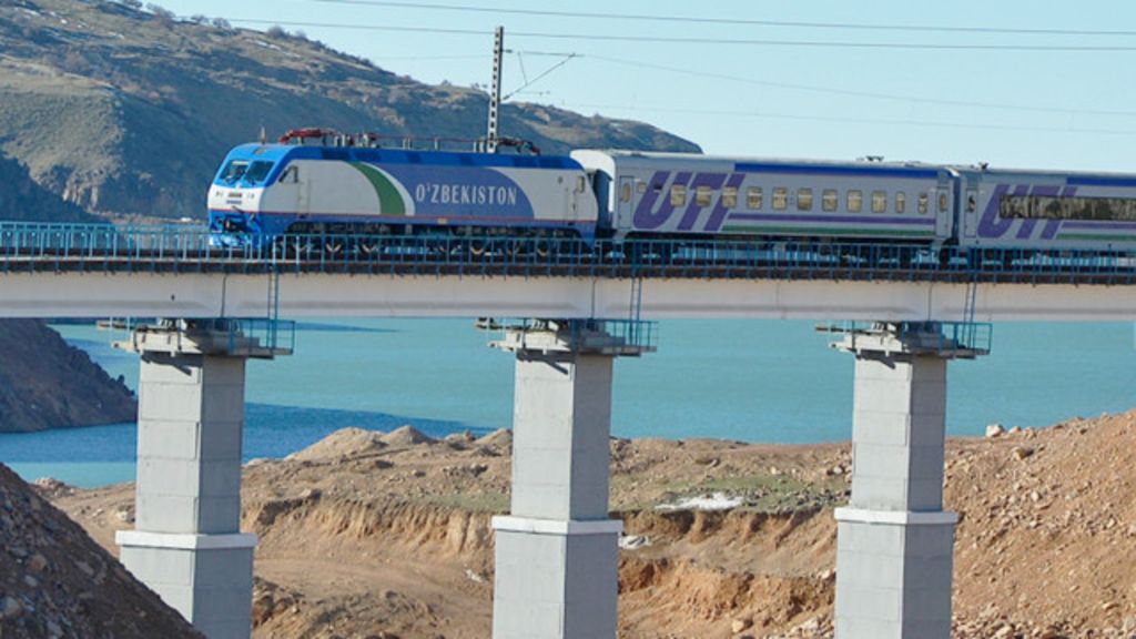 «Узбекистон темир йуллари» подарила узбекистанцам праздничные скидки к Наврузу