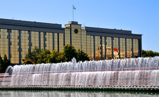 Кабмин облегчил взаимодействие  c наличными и безналичными расчетами