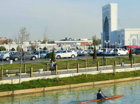 Узбекистанцам пообещали теплую рабочую неделю