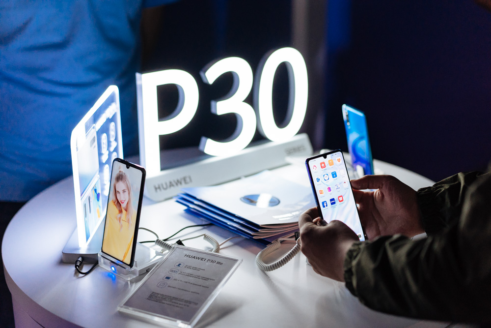 HUAWEI представила серию смартфонов HUAWEI P30: продажи в Узбекистане начнутся с мая 