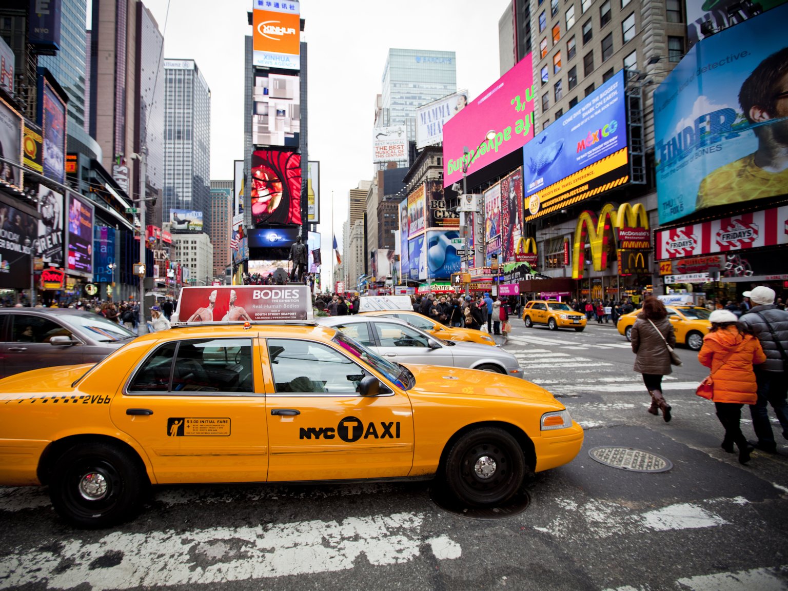 В Нью-Йорке узбекистанцы решили пропиарить Узбекистан в своих авто