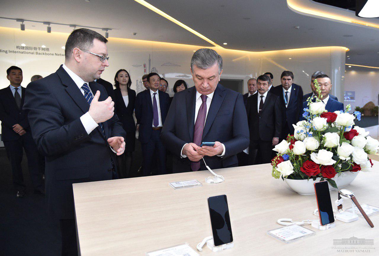 Президент поручил ускорить внедрение 5G в Узбекистане
