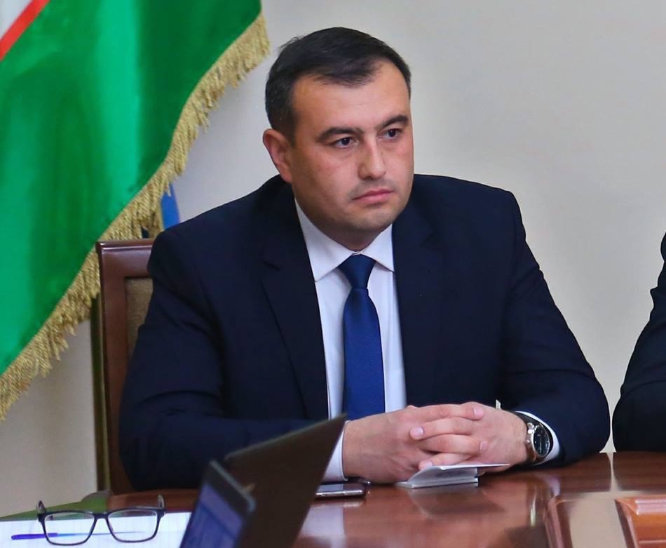 Замхокима Самаркандской области возмутили бородатые мужчины и ночные клубы в фильмах на узбекском ТВ