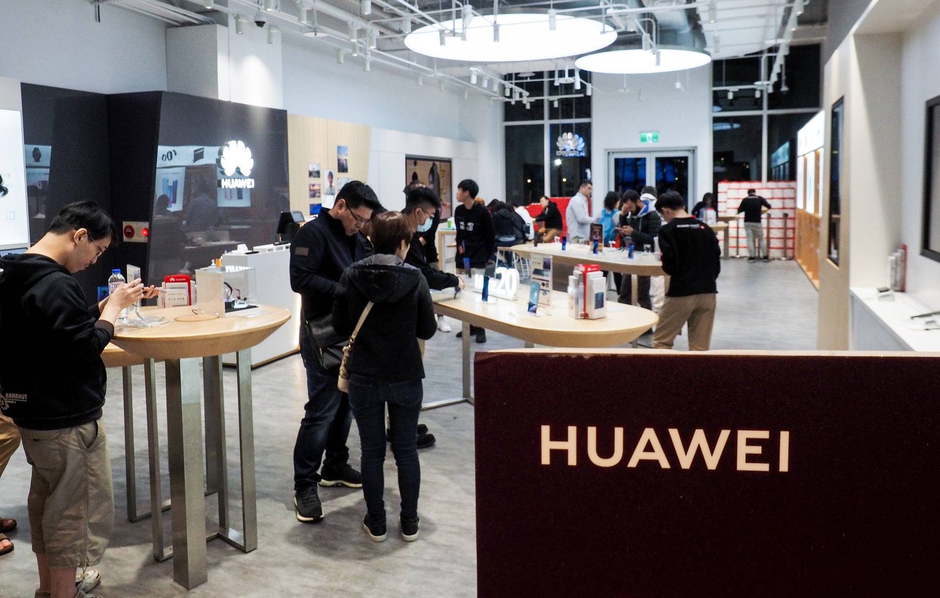 Huawei ответил на действия Google