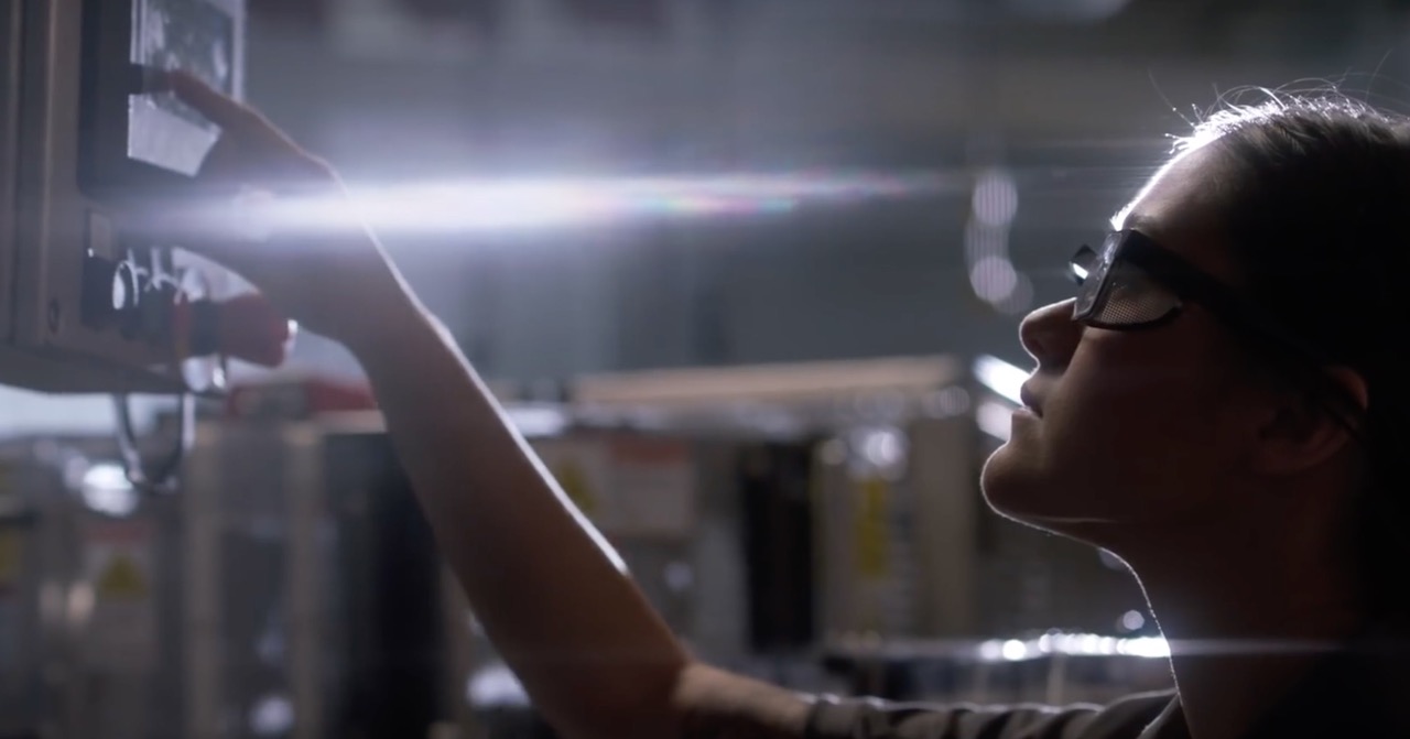 Представлены «умные» очки для бизнеса от Google (видео)