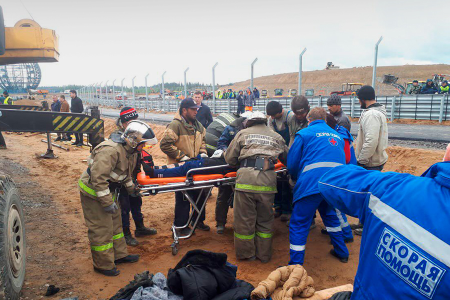 В Ленобласти четверых узбекистанцев задавила трибуна строящейся гоночной трассы