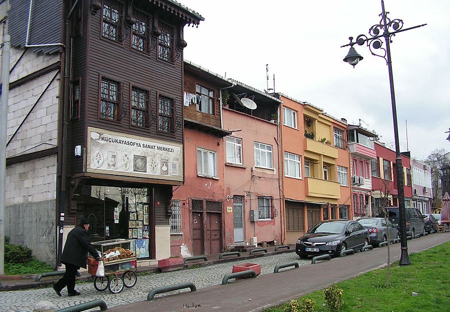 В Стамбуле обнаружили труп женщины, завернутой в ковер с узбекскими паспортами