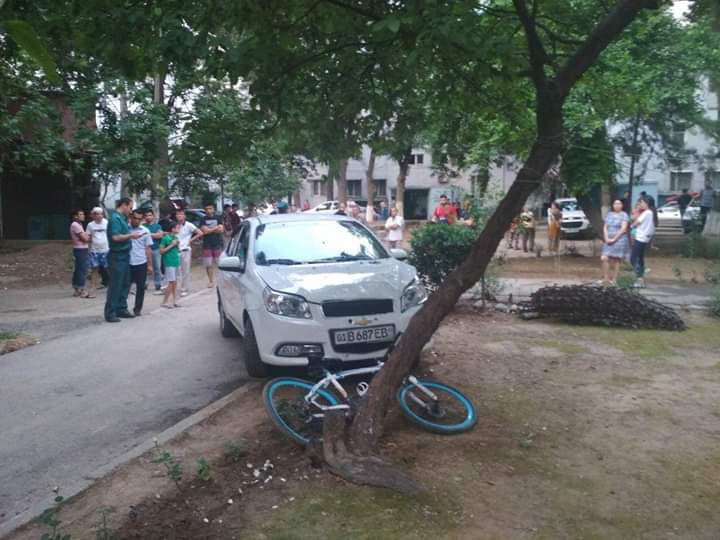«Перепутала педали газа и тормоза»: В ГУВД прокомментировали наезд женщиной на детей в Юнусабаде