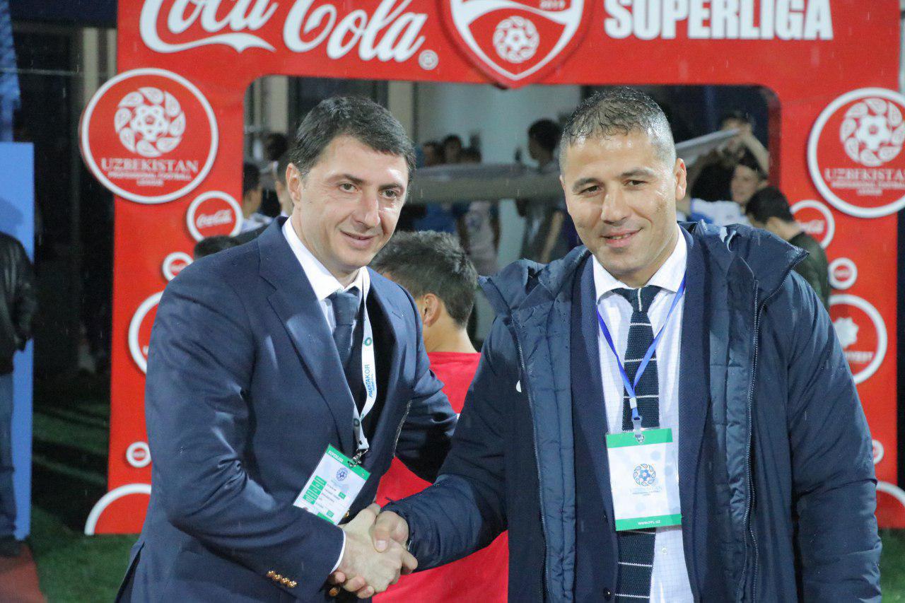 Узбекским тренерам разрешили выходить на поле без пиджака и галстука