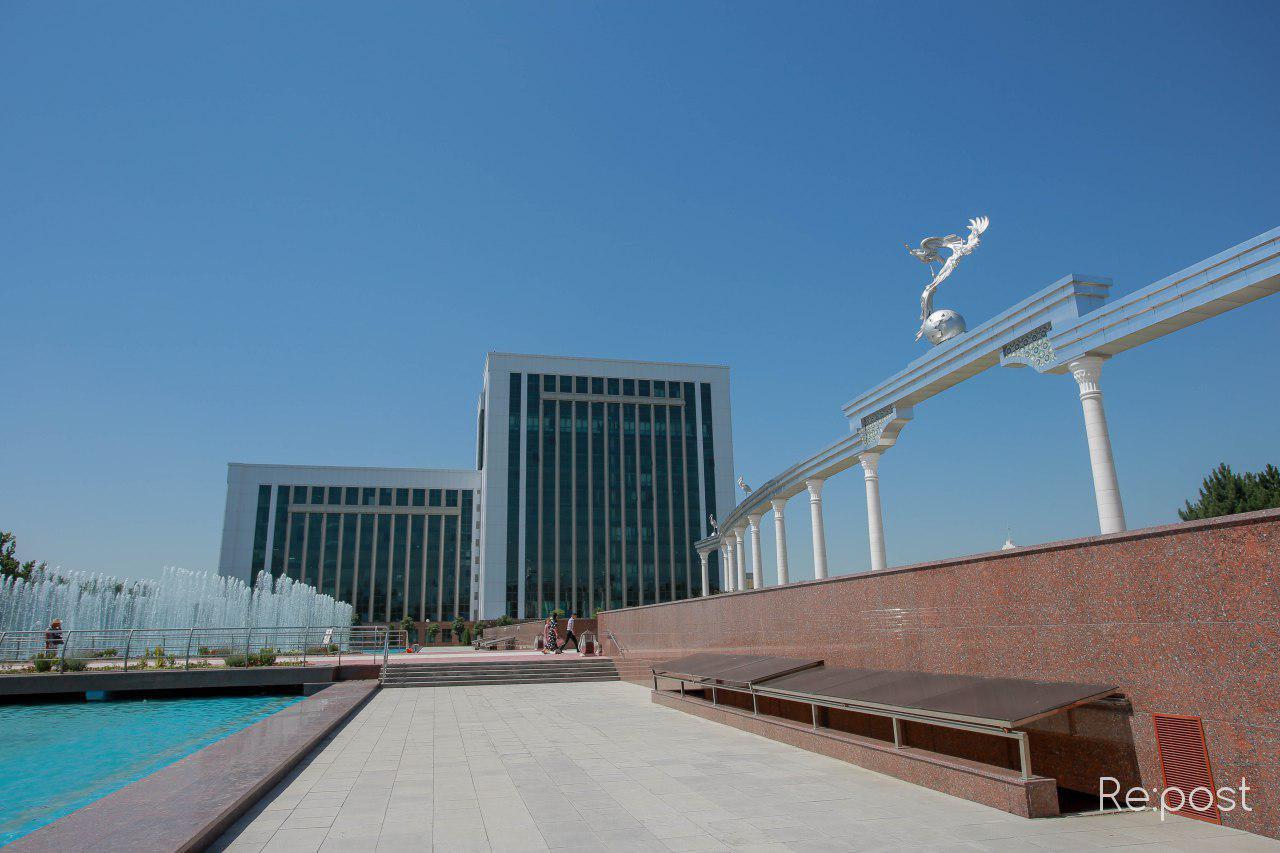 Шавкат Мирзиёев подписал постановление о праздновании 28-летия независимости Узбекистана 