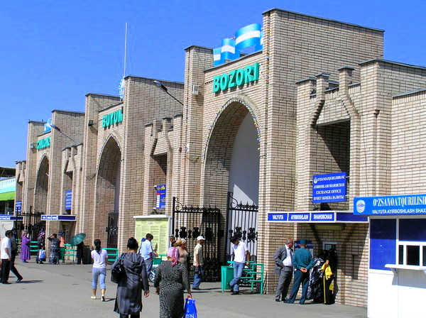 Возле столичных рынков заработали автоматизированные камеры, фиксирующие нарушения правил остановки