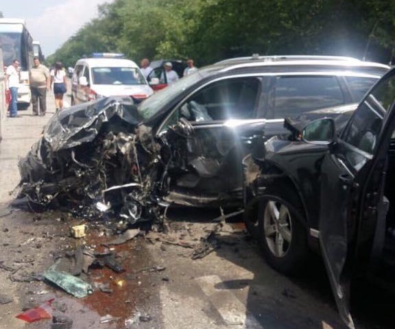 Кортеж Зеленского врезался в автобусы с детьми в Запорожской области 