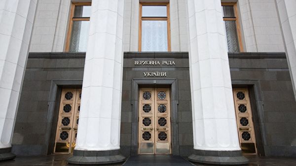 Партия Зеленского получает половину мест в Раде