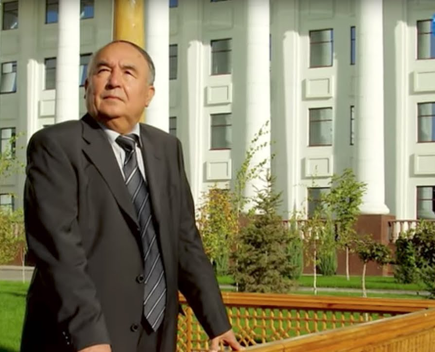 В Маргилане откроется мемориальный музей Эркина Вахидова и дом-музей поэта Хазини