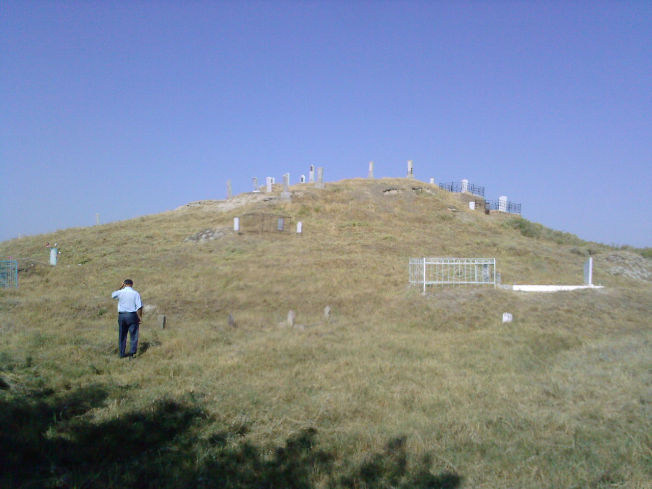 Хокимият Намангана объяснился за стройку на кладбище