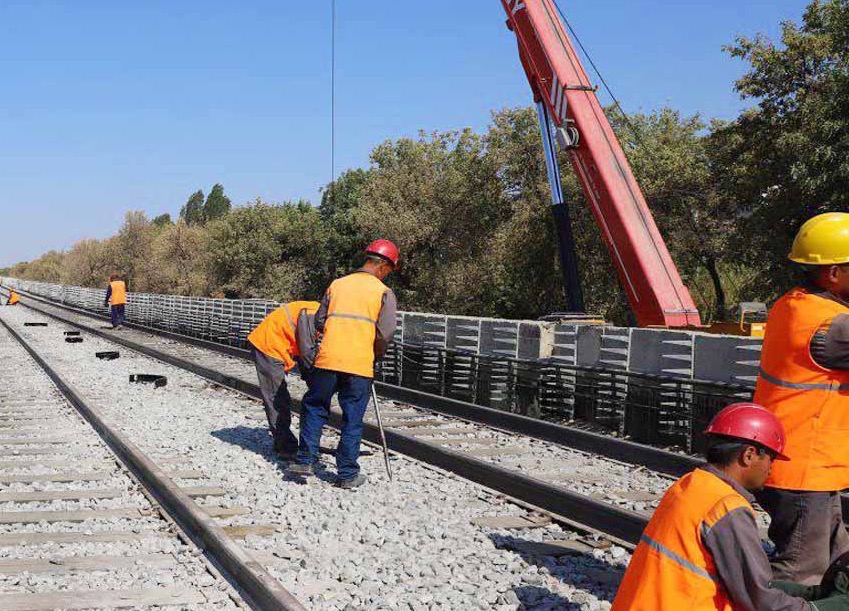 Hазвана дата окончания строительства первых двух станций наземного метро