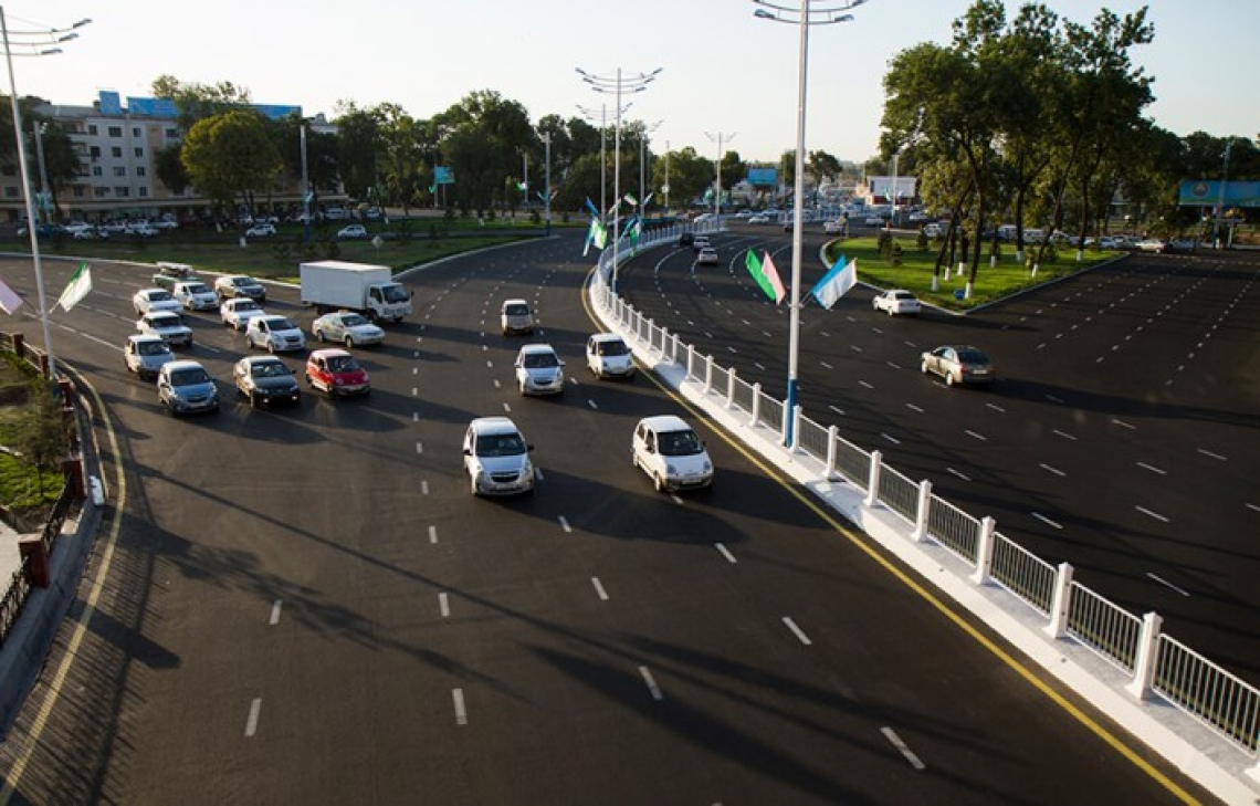 В Узбекистане ближайшим родственникам разрешили ездить без доверенности