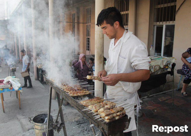 Высокие цены на мясо в Узбекистане объяснили привычкой много есть