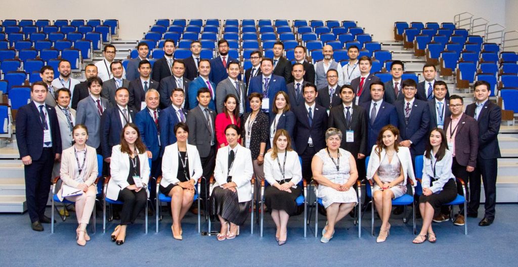 Часть экспертов «Буюк келажак» захотели выйти из совета и вкладывать в страну вне организации