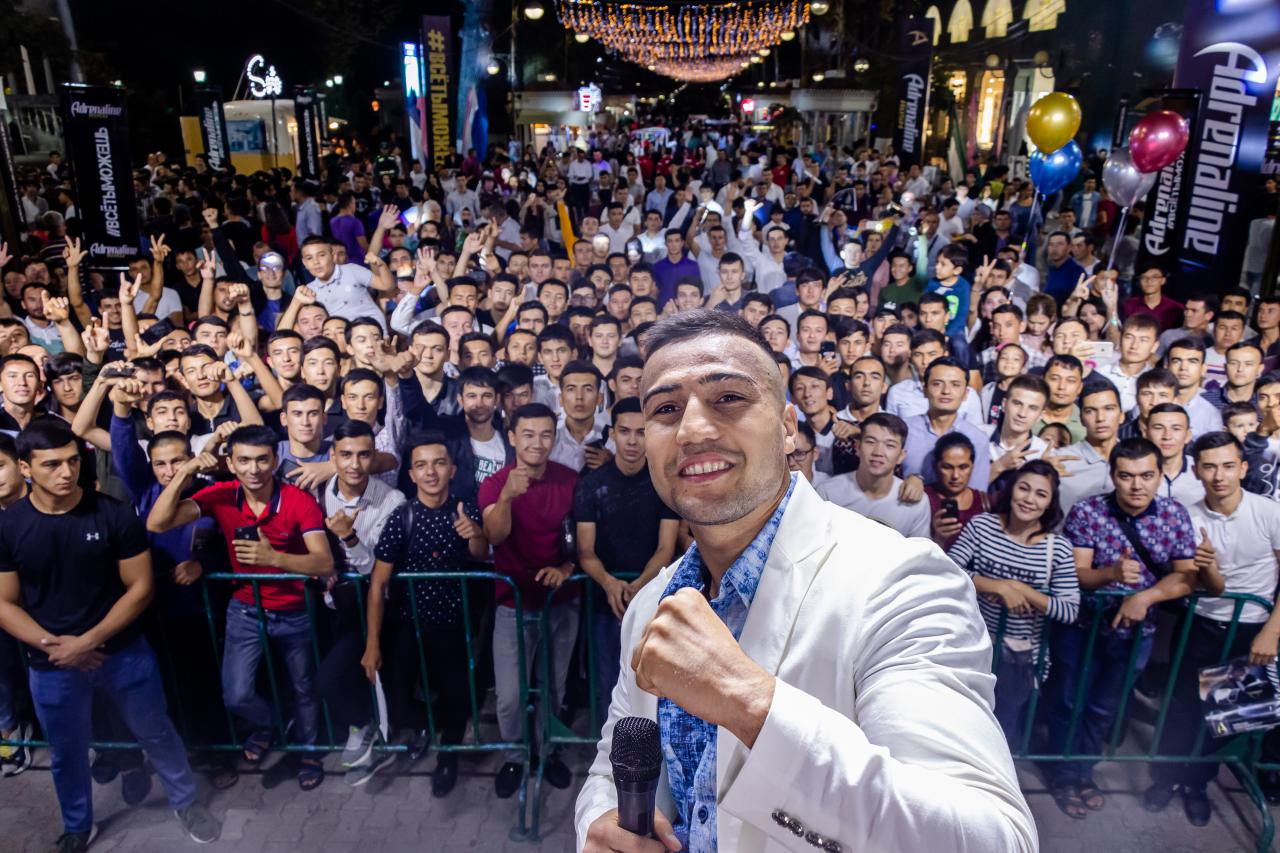 Adrenaline Rush организовал в Ташкенте фан-встречу с Шахрамом Гиясовым