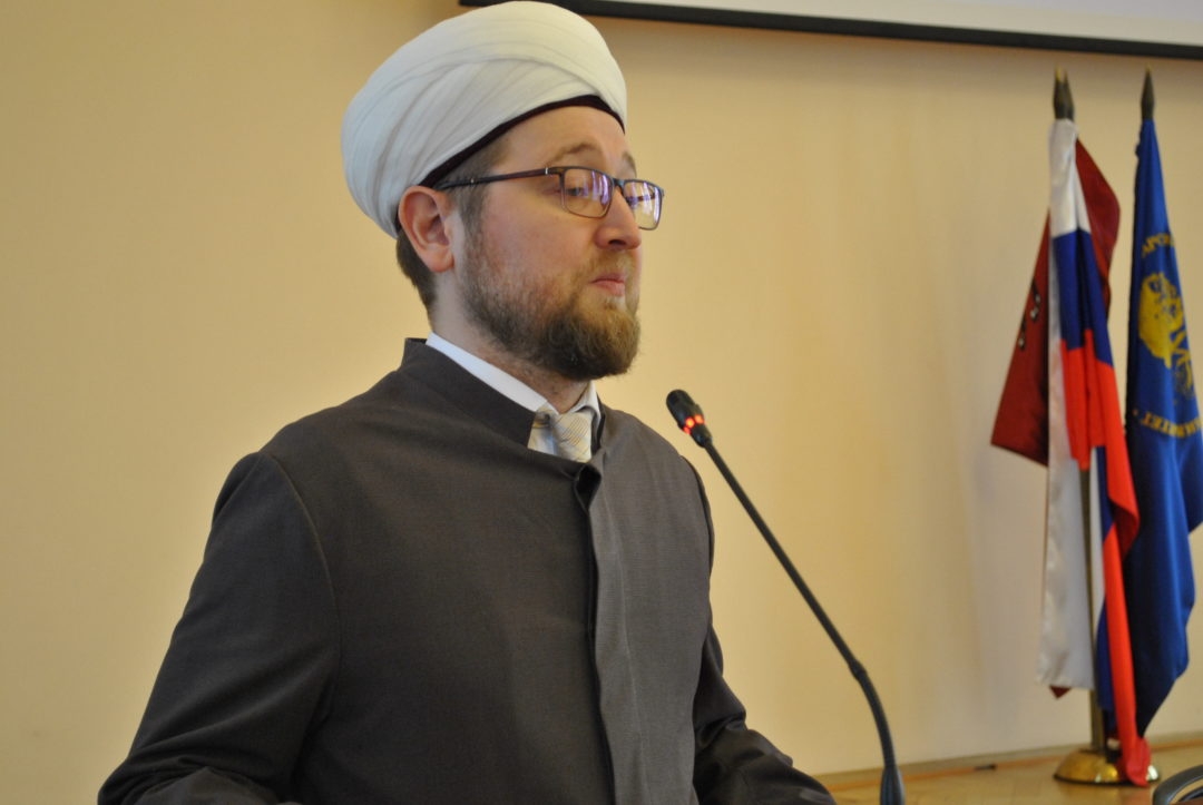 Муфтий Москвы предложил узаконить многоженство в России