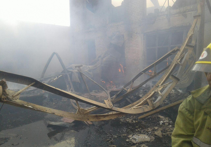 В Узбекистане за сутки сгорели два мебельных цеха 