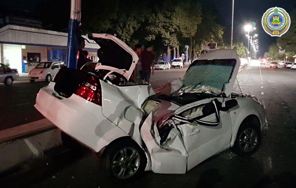 Молодой водитель насмерть разбился в ночном ДТП в Ташкенте  