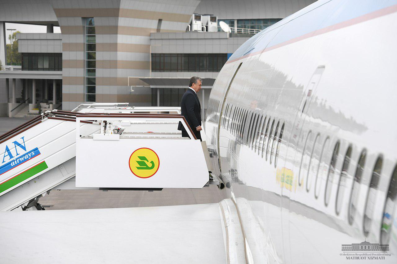 Президент вылетел в Баку