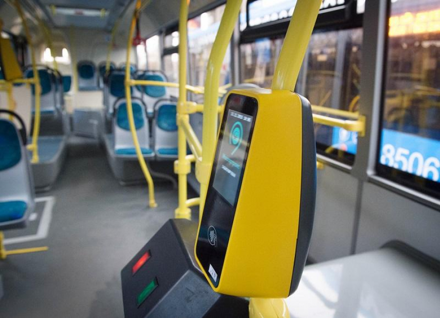 В Нур-Султане захотели расплачиваться лицом за проезд