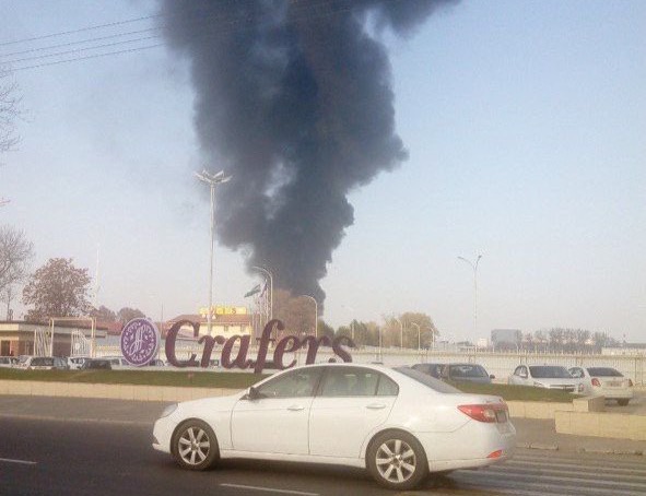 В Мирзо-Улугбекском районе произошел крупный пожар: предположительно горит склад 
