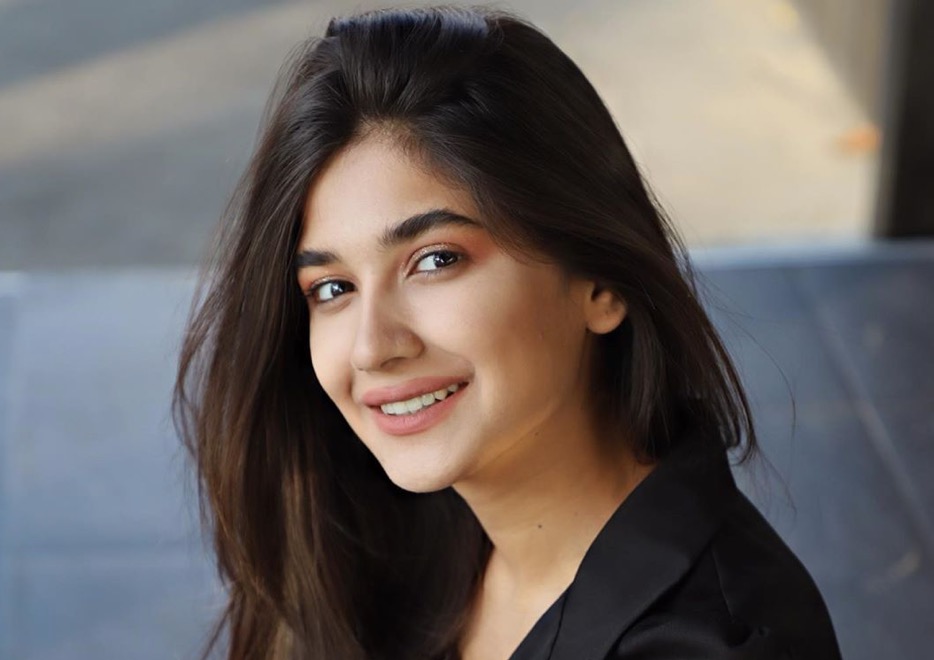 Узбекская блогерка подаст в суд из-за рекламы наркотиков на баннерах Алматы