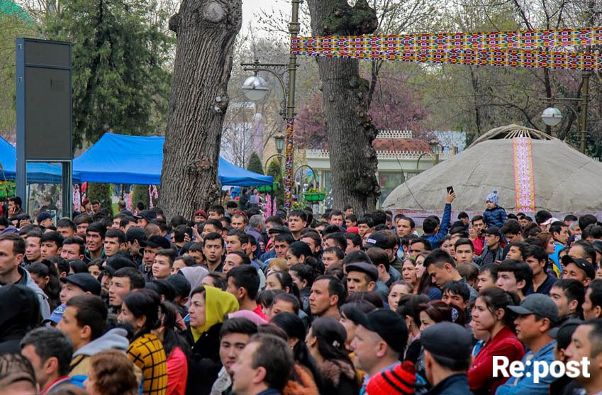  Более 90% девушек не хотят жить с родителями мужа: соцопрос центра «Оила»