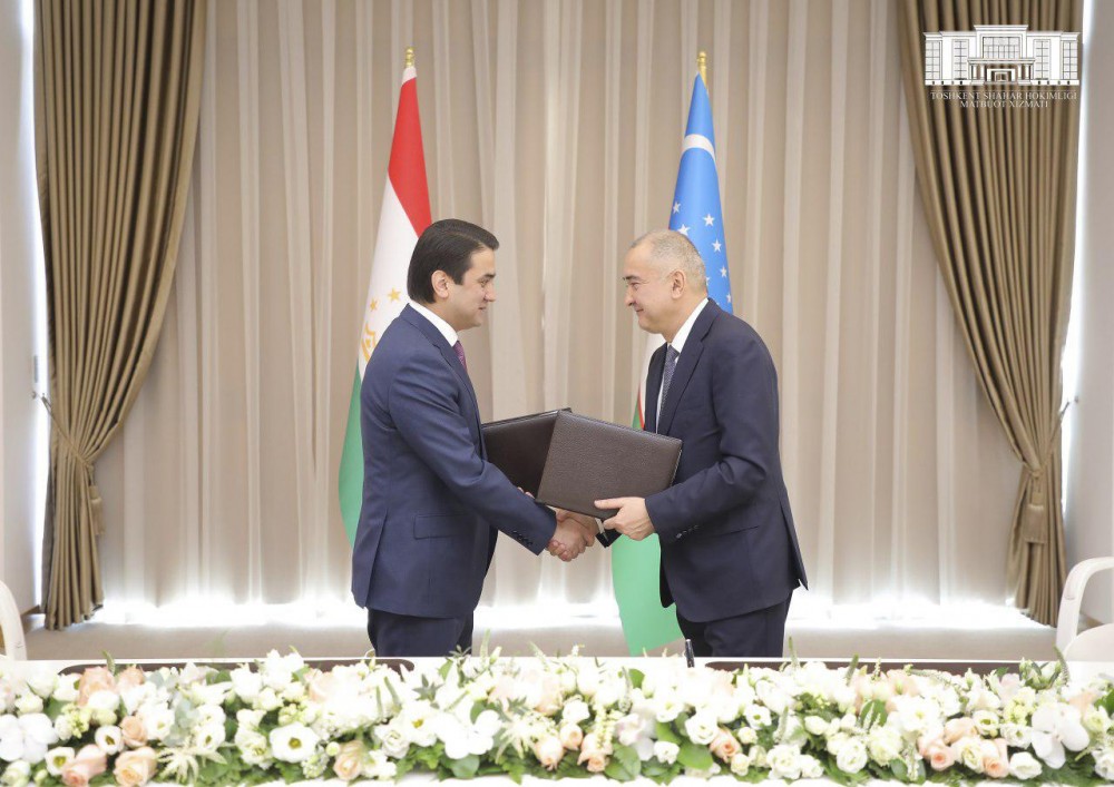 Мэр Душанбе встретился с хокимом Ташкента