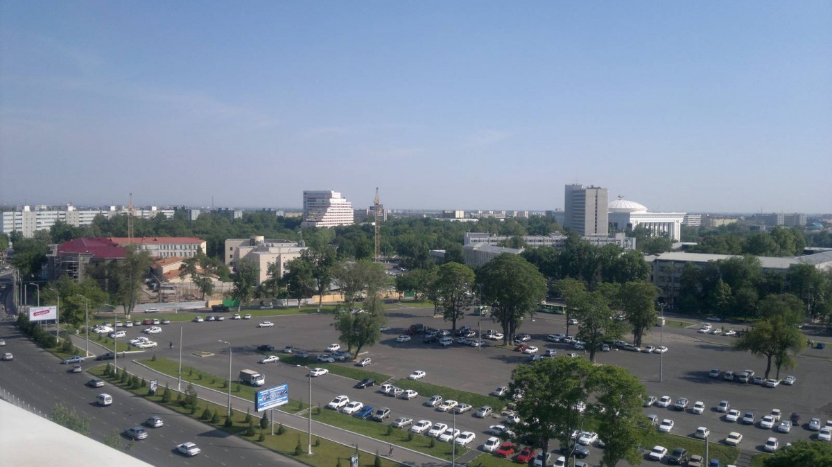 Напротив офиса Ucell в центре Ташкента закрыли крупнейшую автостоянку