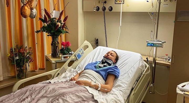 Упавшую с 10-метровой высоты гимнастку дуэта Sky Angels перевели из реанимации в палату