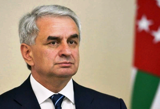 Президент Абхазии ушел в отставку