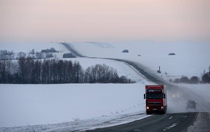 Автобус с узбекистанцами сломался на трассе в Актюбинской области